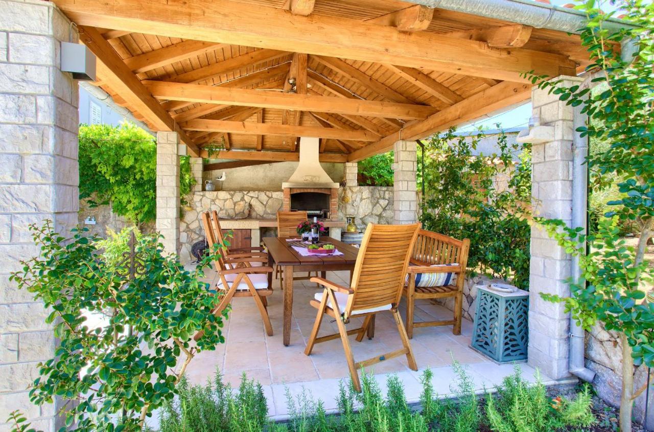Holiday Home Lavanda Kornic Ngoại thất bức ảnh