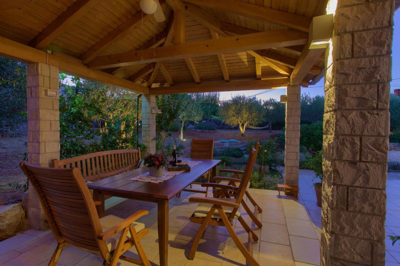 Holiday Home Lavanda Kornic Ngoại thất bức ảnh