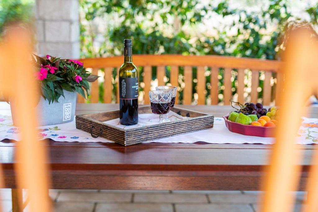 Holiday Home Lavanda Kornic Ngoại thất bức ảnh