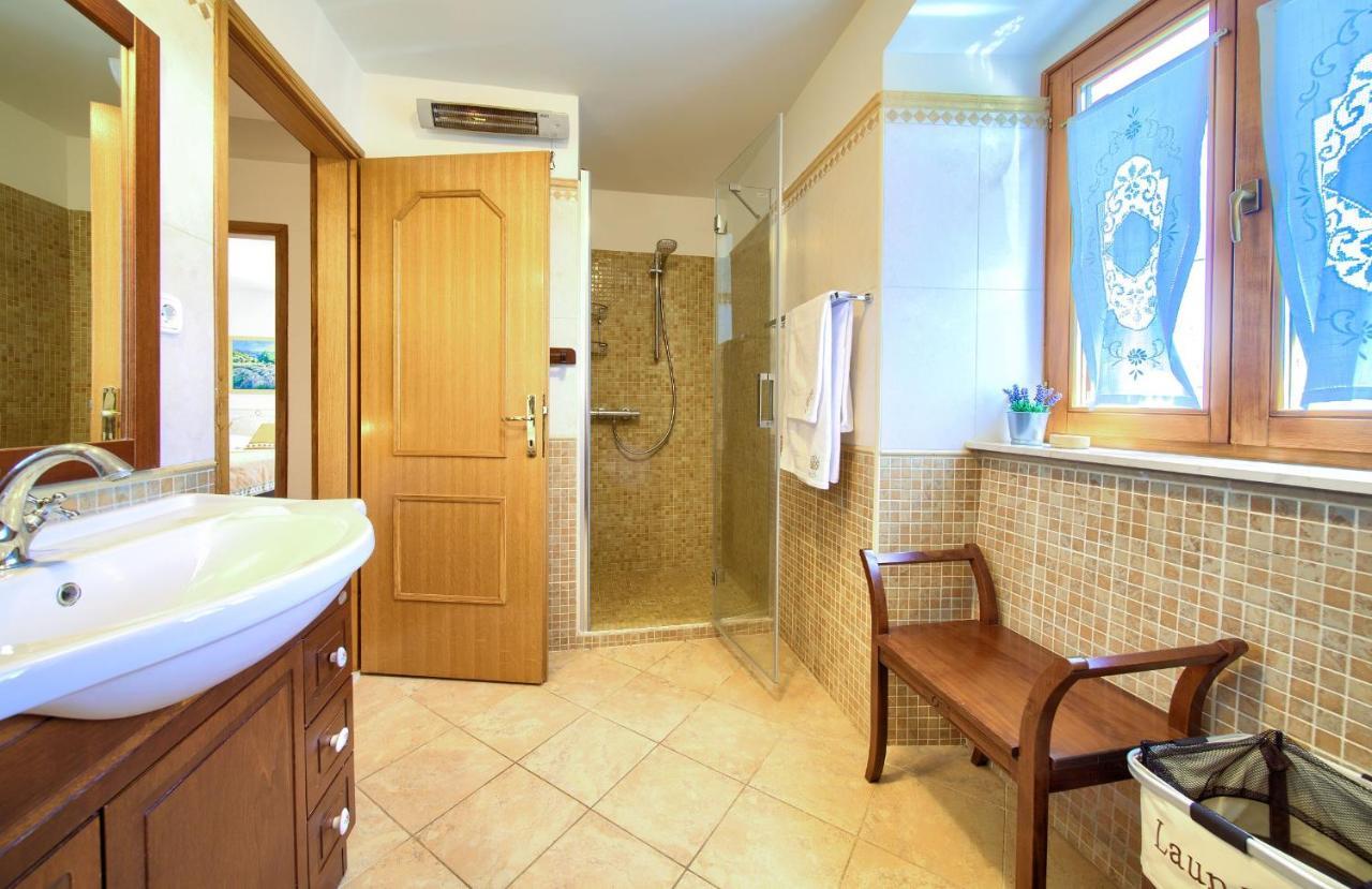 Holiday Home Lavanda Kornic Ngoại thất bức ảnh