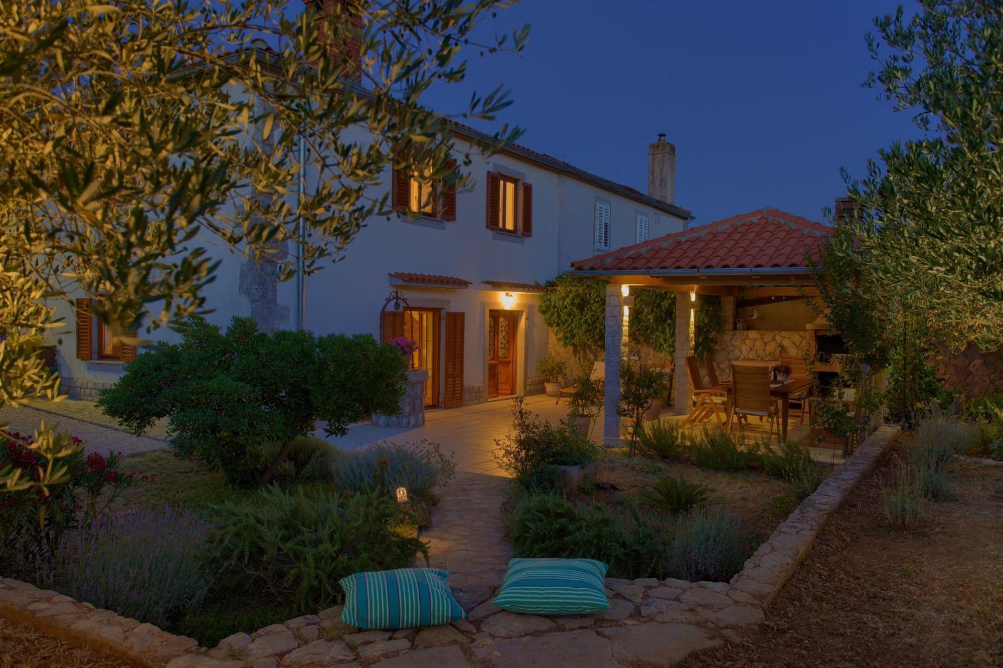 Holiday Home Lavanda Kornic Ngoại thất bức ảnh