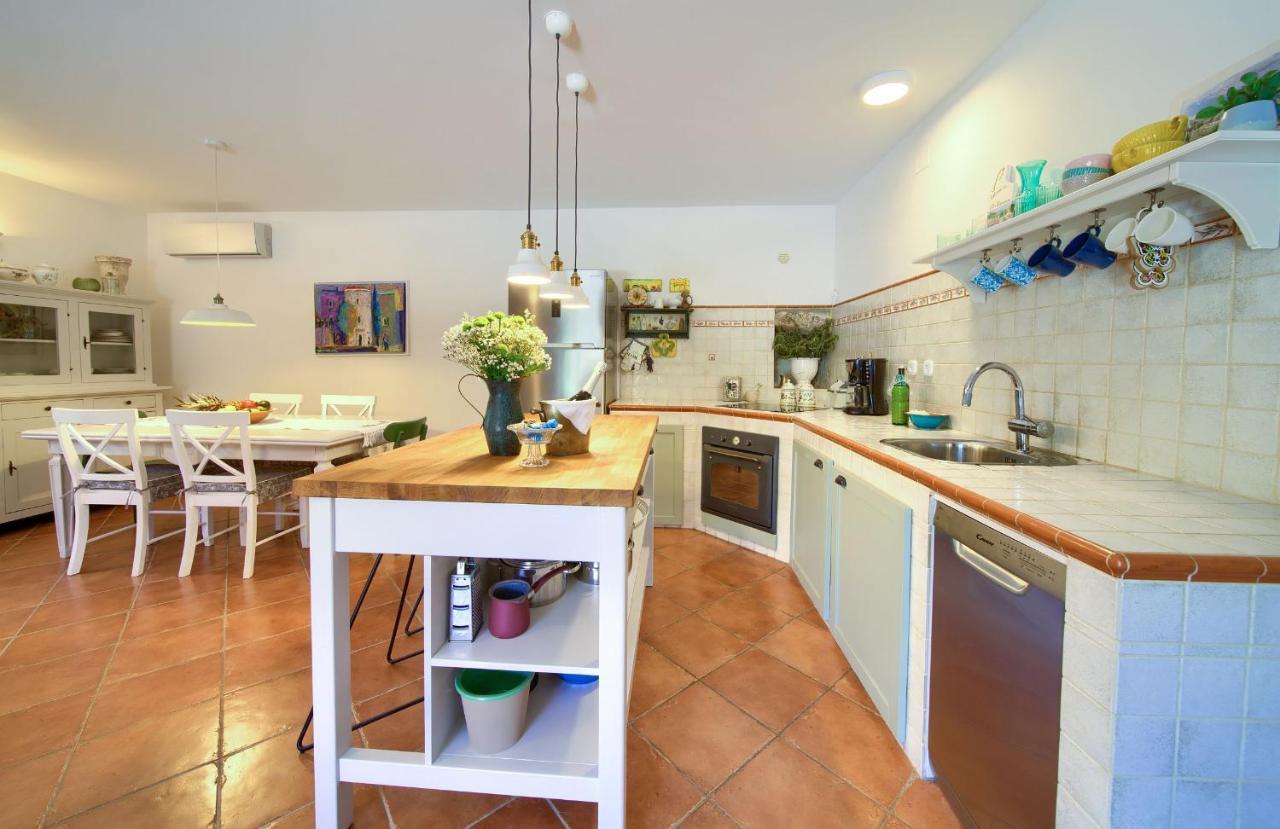 Holiday Home Lavanda Kornic Ngoại thất bức ảnh