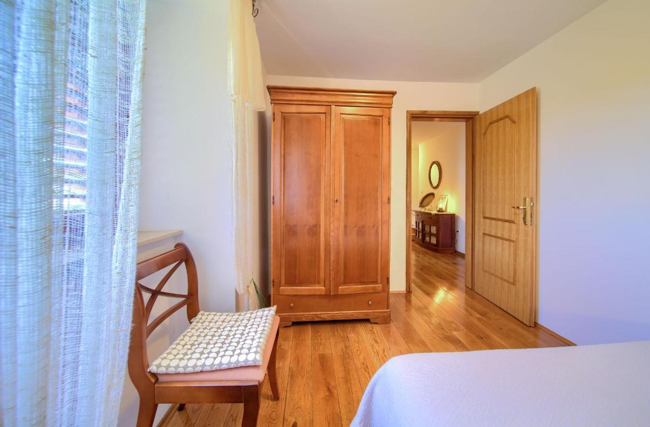 Holiday Home Lavanda Kornic Ngoại thất bức ảnh