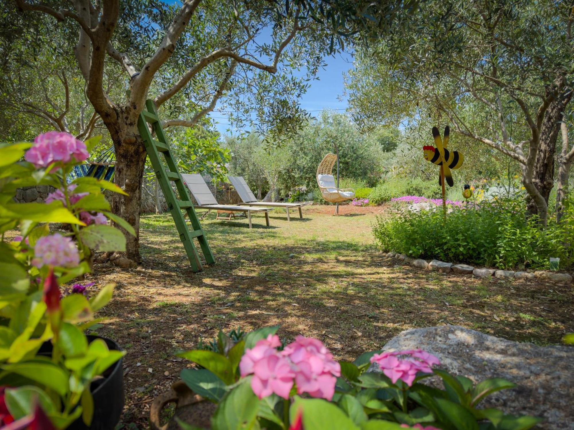 Holiday Home Lavanda Kornic Ngoại thất bức ảnh
