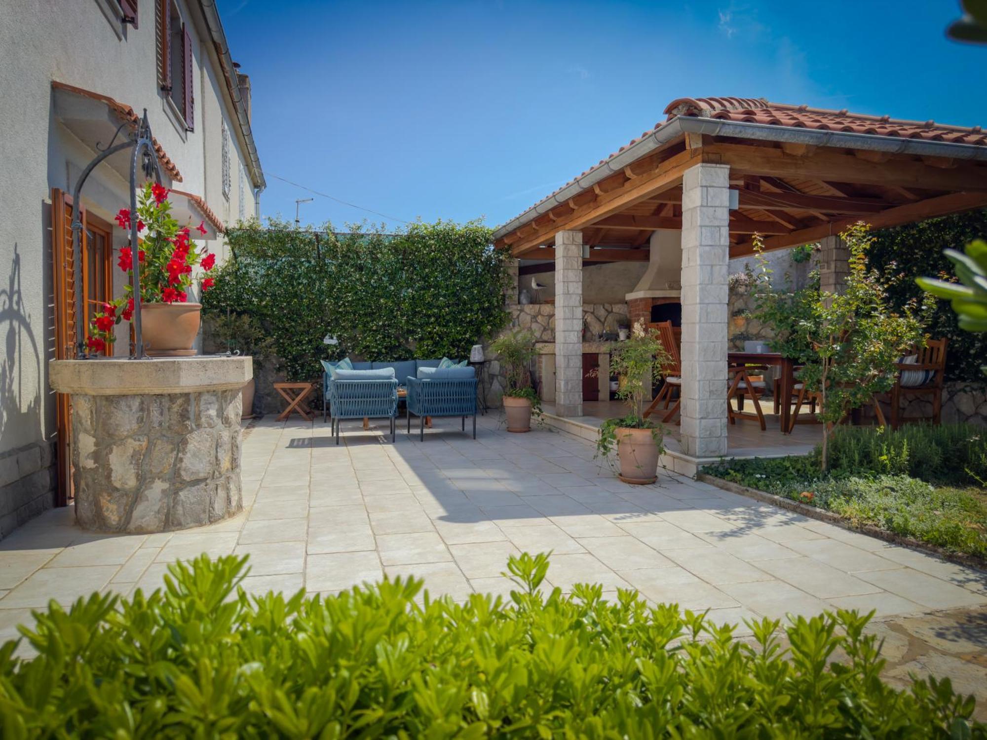 Holiday Home Lavanda Kornic Ngoại thất bức ảnh
